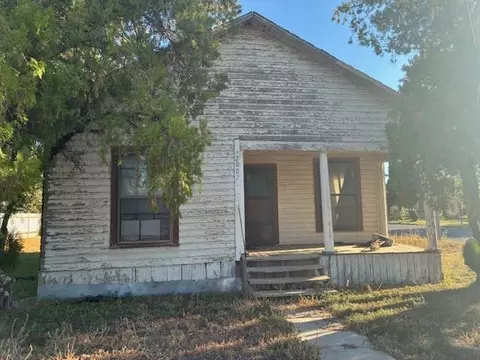 2002 N Oakes St, San Angelo, TX 76903