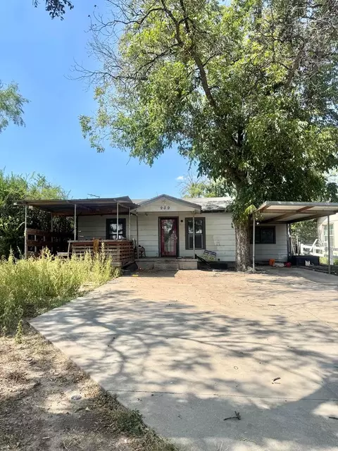 909 N Bishop St, San Angelo, TX 76901