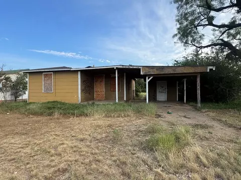 424 E 38th St, San Angelo, TX 76903