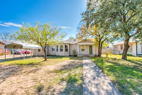 611 E Ave D, San Angelo, TX 76903