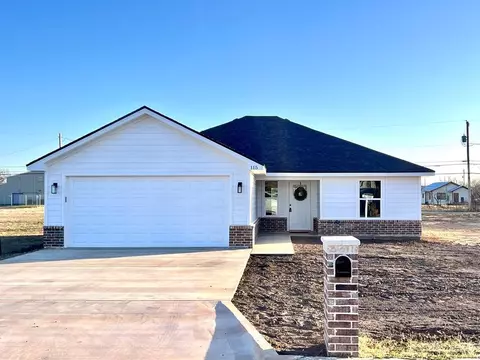 115 E 41st St, San Angelo, TX 76903