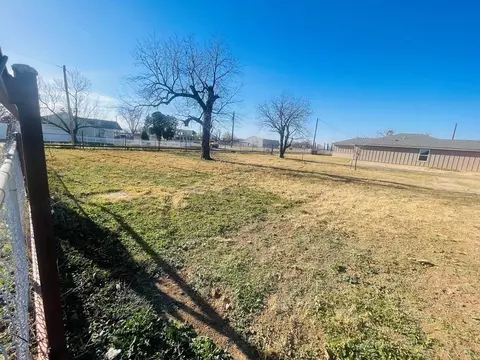 102 E 16th St, San Angelo, TX 76903