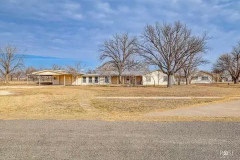 921 Broadway St, Mereta, TX 76940