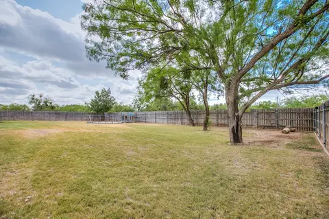 Exterior - 2003 N 11th St, Ballinger, TX 76821 photo 8 of 10