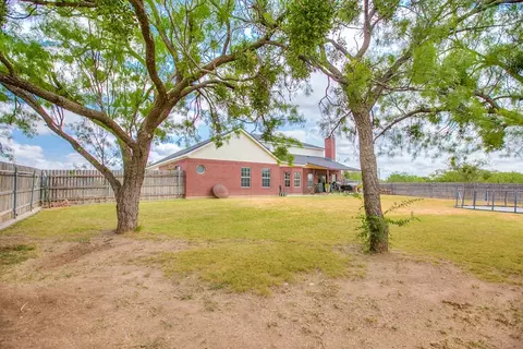Exterior - 2003 N 11th St, Ballinger, TX 76821 photo 9 of 10
