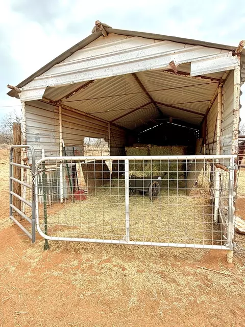 815 E Main St, Bronte, TX 76933 photo 9