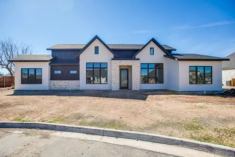 1825 Castle Pnes, San Angelo, TX 76903