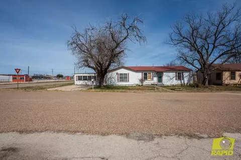 1210 N 10th St, Ballinger, TX 76821