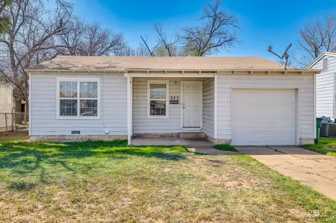 325 St Johns St, San Angelo, TX 76905