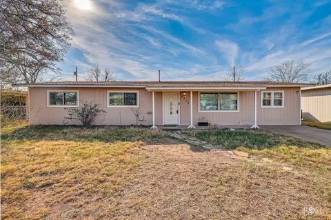 2215 Greenwood St, San Angelo, TX 76901