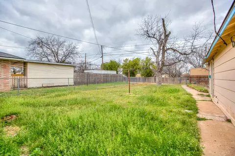 Exterior - 308 Sharp Ave, Ballinger, TX 76821 photo 9 of 9