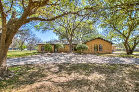 1577 Sun Valley Ln, San Angelo, TX 76904