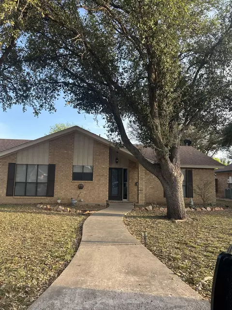 3221 Cedar Hill Dr, San Angelo, TX 76904