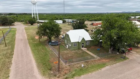 1501 Bishop St, Robert Lee, TX 76945