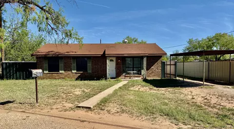 406 W 18th St, Robert Lee, TX 76945