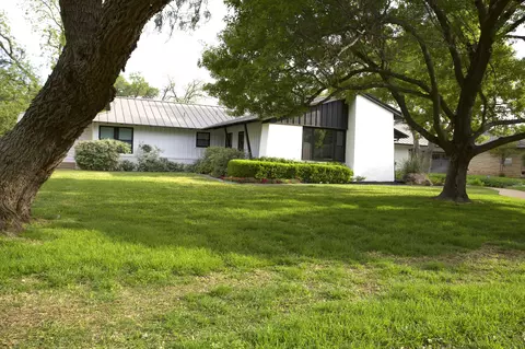 2515 W Avenue J, San Angelo, TX 76901
