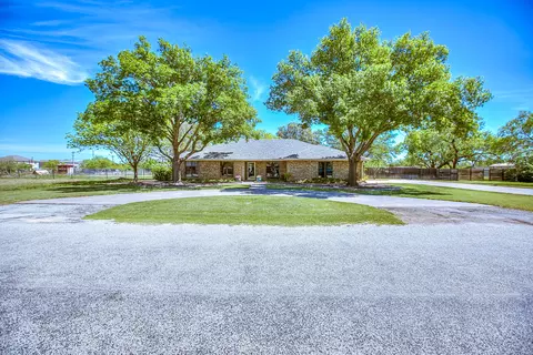 102 Decoty Dr, San Angelo, TX 76905