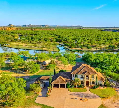 6542 Stokes Rd, San Angelo, TX 76904