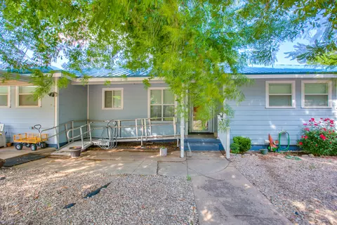 410 Mccarver Dr, Ballinger, TX 76821