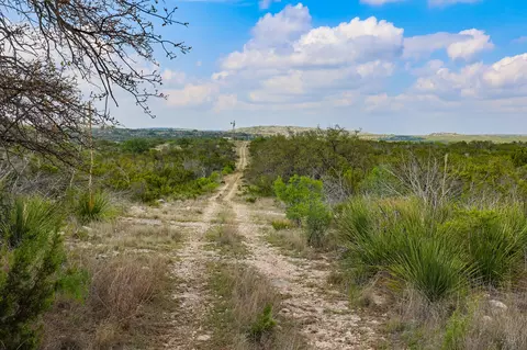 5460 County Rd 102, Ozona, TX 76943