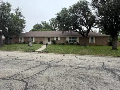 237 Edgewood Dr, San Angelo, TX 76903