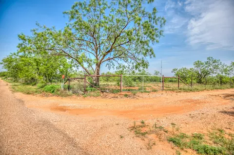 1001 Mesquite St, Bronte, TX 76933