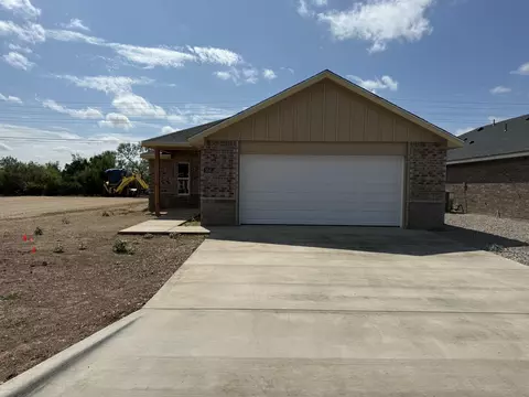 3041 Walnut Hill Dr, San Angelo, TX 76904