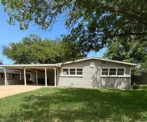 2004 Douglas Dr, San Angelo, TX 76904