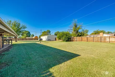 Exterior - 302 Key St, Bronte, TX 76933 photo 11 of 13