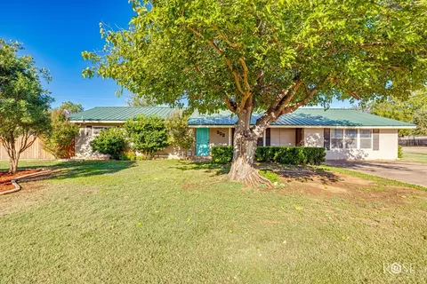 Exterior - 302 Key St, Bronte, TX 76933 photo 12 of 13