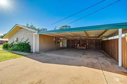 Exterior - 302 Key St, Bronte, TX 76933 photo 6 of 13