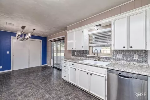 Kitchen - 302 Key St, Bronte, TX 76933 photo 1 of 3