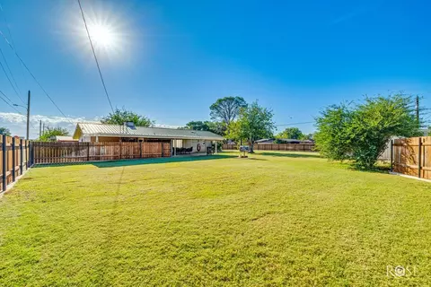 Exterior - 302 Key St, Bronte, TX 76933 photo 13 of 13