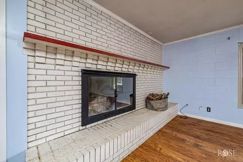 Living - 302 Key St, Bronte, TX 76933 photo 3 of 6