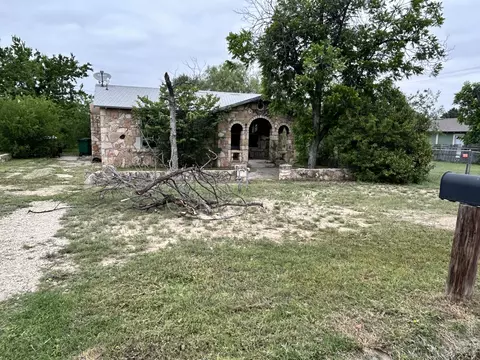 722 E 16th St, San Angelo, TX 76903