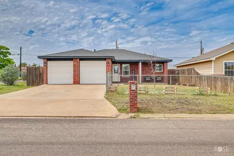 2270 Woodlawn Dr, San Angelo, TX 76901