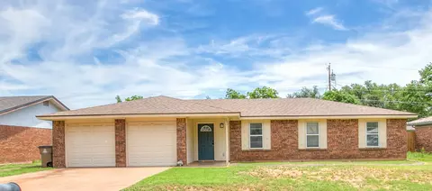 230 Nottingham Trl, San Angelo, TX 76901