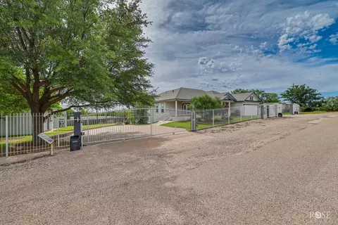 301 Summit Dr, Robert Lee, TX 76945