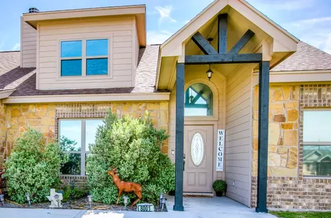 8001 Leopard Ln, San Angelo, TX 76901