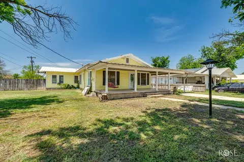 804 S Concho Ave, Sonora, TX 76950