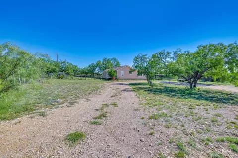 11520 Marshall St, Carlsbad, TX 76934