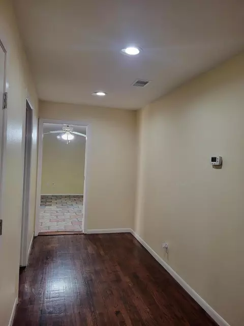 315 W Duncan Ave, Mertzon, TX 76941