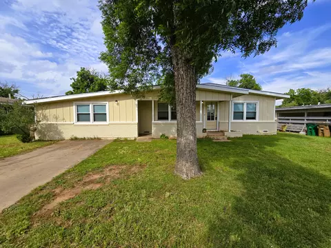 18 Clare Dr, San Angelo, TX 76904
