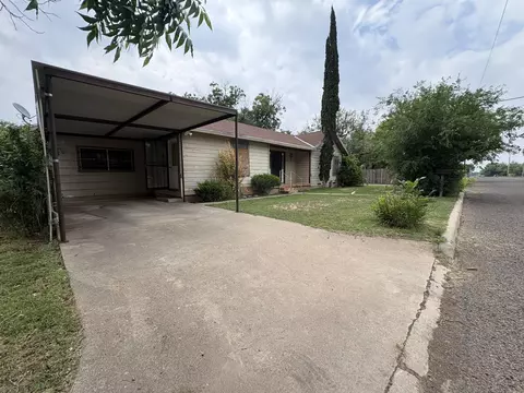 220 N Poe St, San Angelo, TX 76903