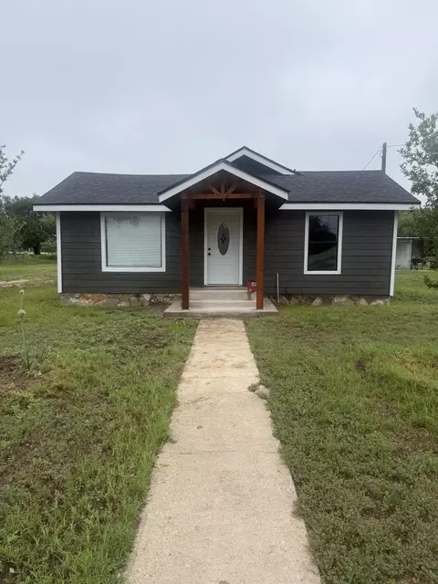 214 N Main St, Eden, TX 76837