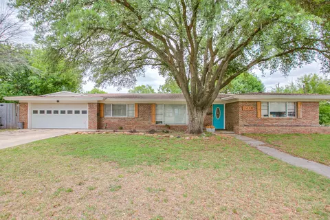 2458 Douglas Dr, San Angelo, TX 76904