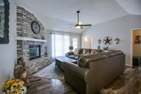 5221 Oak Grove Blvd, San Angelo, TX 76904