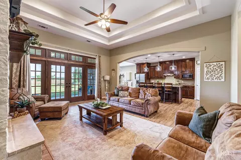 113 Country Club Dr, Ozona, TX 76943