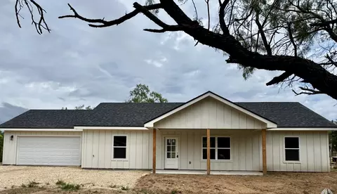 8450 Larkspur Ave, Grape Creek, TX 76901