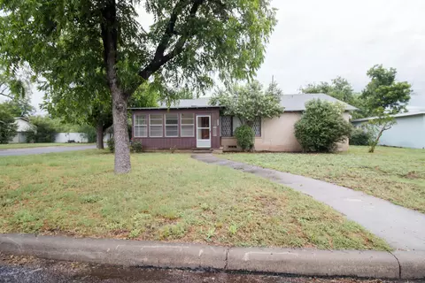 322 N Jackson St, San Angelo, TX 76901